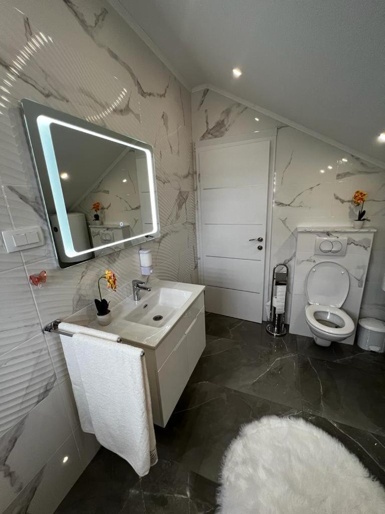 Luxury Apartment Megy Otocac Exterior photo